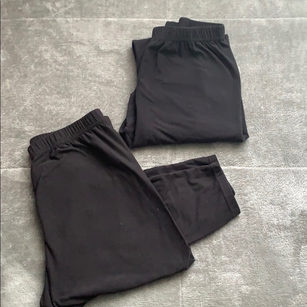 Black leggings